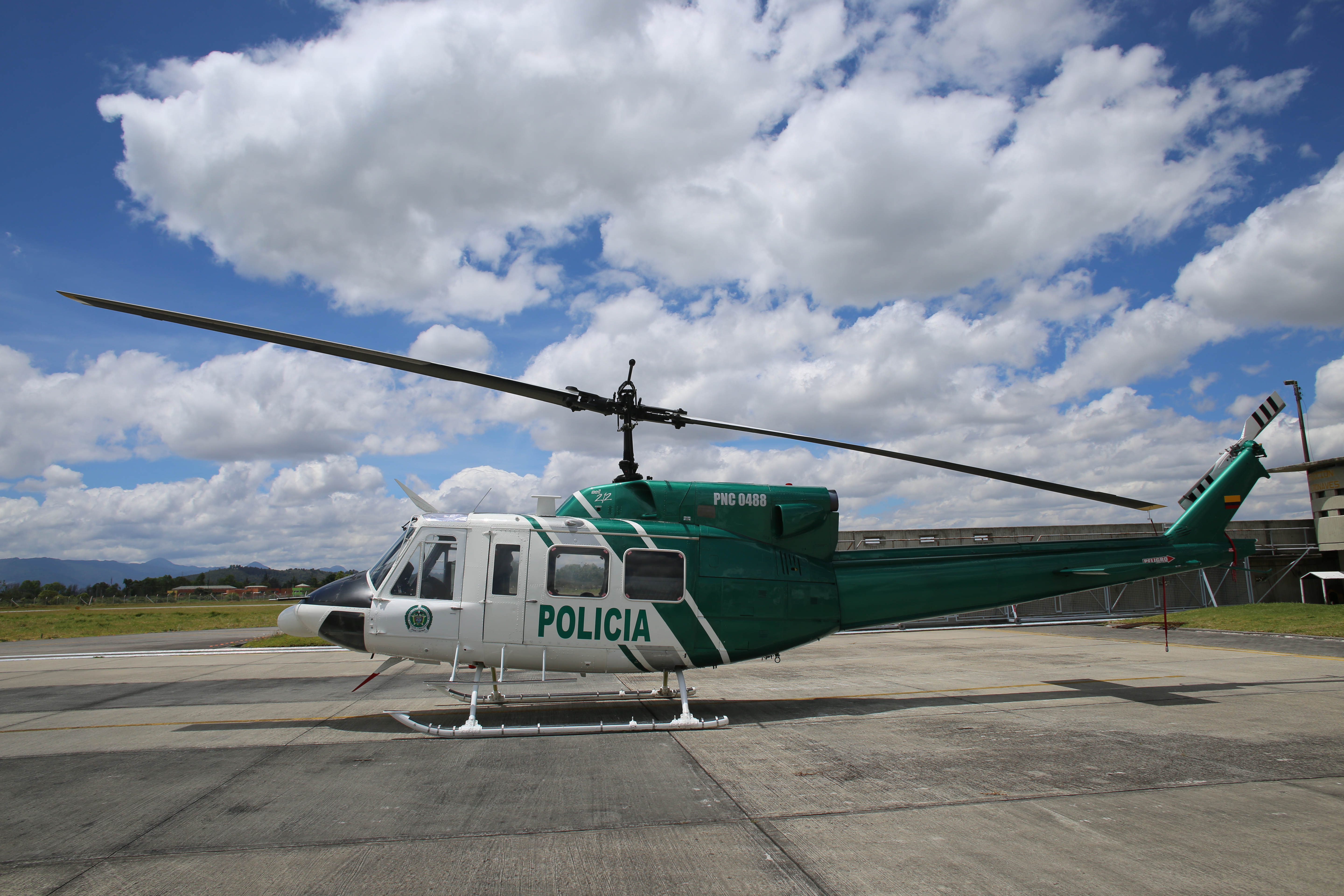 BELL 212
