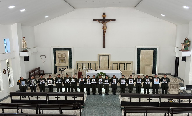 Homenaje a los uniformados que ofrendaron su vida por la seguridad de los colombianos