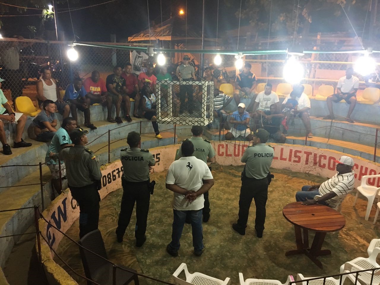 Encuentro de Policía Nacional con gremio de galleros