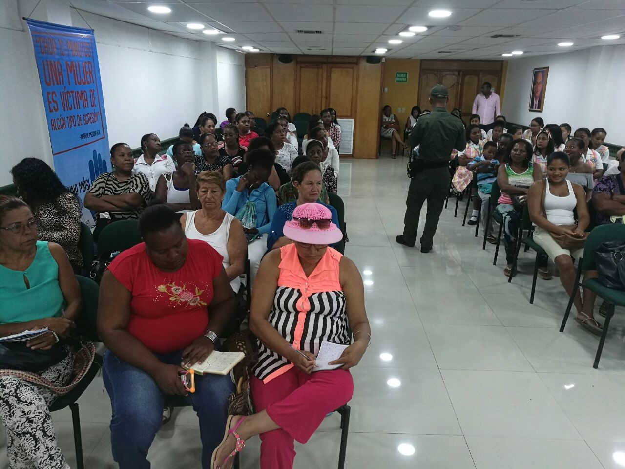 60 líderes sanandresanas conocieron más sobre la línea 155 y se unieron a la campaña #noalaviolenciacontralamujer