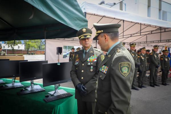 Entrega de 10 unidades móviles