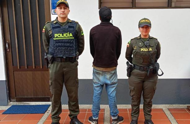 Capturado hombre de nacionalidad extranjera por el delito de porte ilegal de arma de fuego