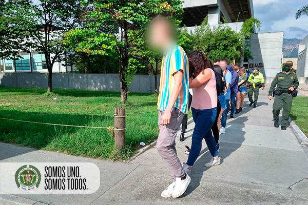 Sorprendidos 10 extranjeros y 4 colombianos en una fiesta en el barrio Laureles de Medellín 