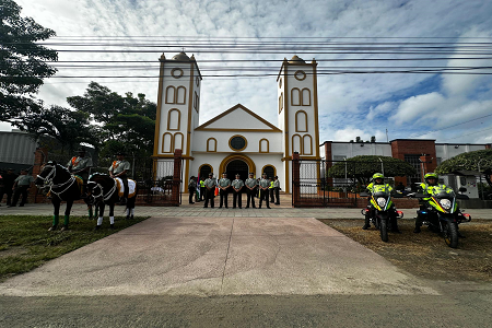Con una Eucaristía y ofrenda floral celebramos el aniversario 133 de la Policía Nacional de Colombia