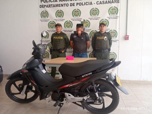 Pretendía huir después de hurtarse una motocicleta.