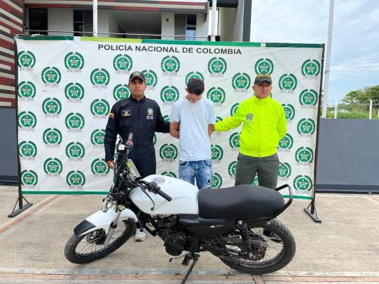 Fue sorprendido cuando se movilizaba en una motocicleta hurtada.
