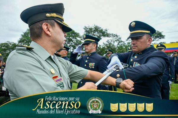 226 hombres y mujeres policías del Nivel Ejecutivo ascienden al grado inmediatamente superior