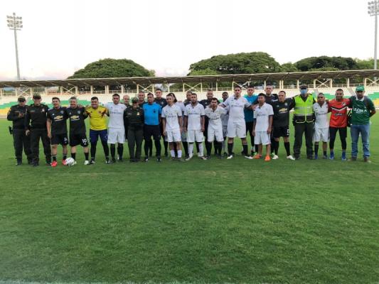 fotografía actividad jóvenes barristas Deportivo Cali vs Policía Nacional 