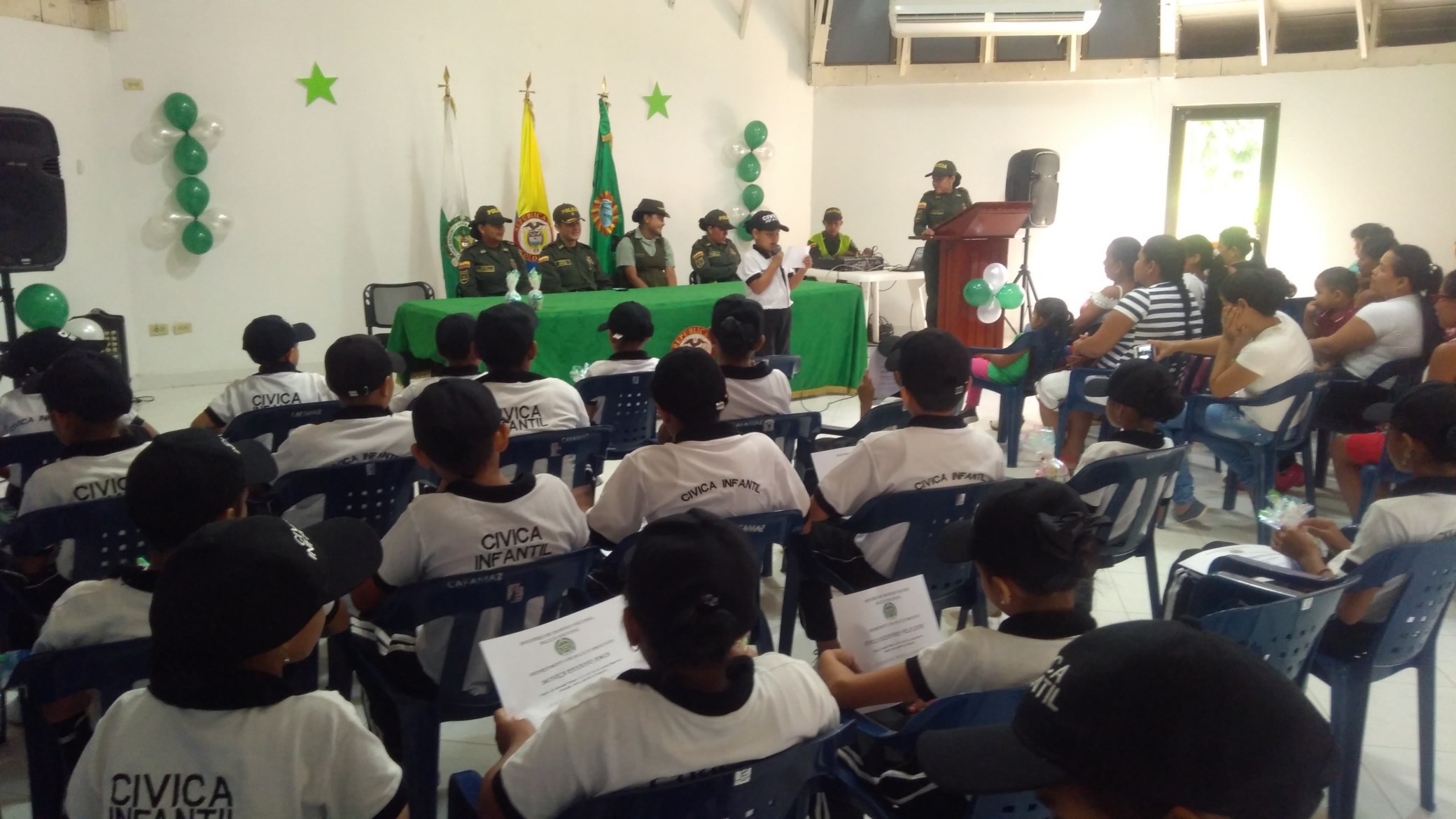 policía cívica juvenil