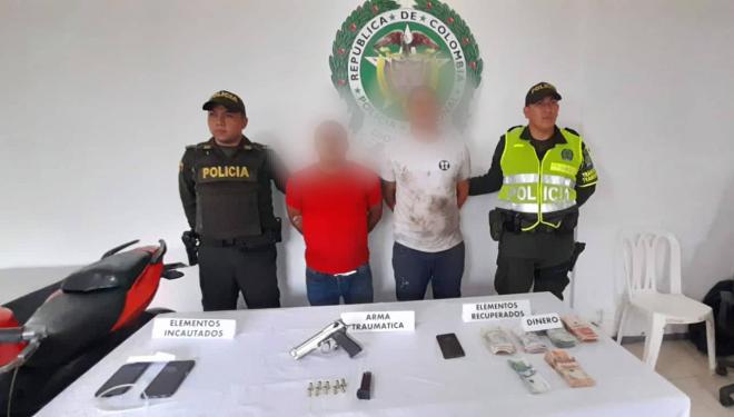 Capturamos en flagrancia a dos personas que se encontraban hurtando un establecimiento comercial