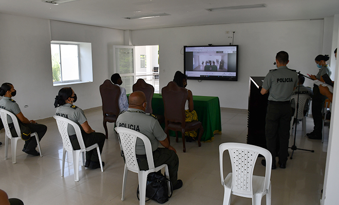 33 años de servicio activo sirviendo al país