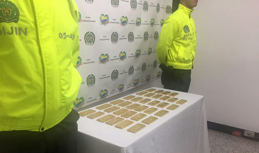 Policía incautó 34 lingotes de oro 