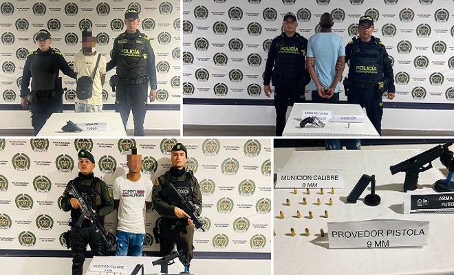 fotografía en la que se observan policías con tres personas capturadas y armas de fuego 