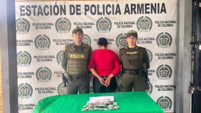 Capturada con estupefacientes  