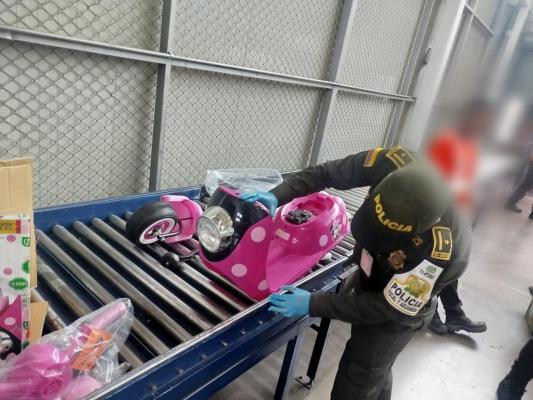 Juguetes fueron utilizados para camuflar armas