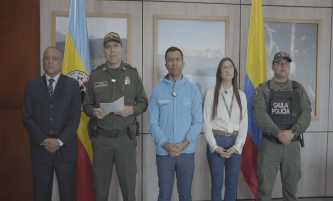 En el marco del Nuevo Modelo del Servicio de Policía, “orientado a las personas y los territorios”, la Policía Nacional en coordinación con la Fiscalía General de la Nación, aprehendió mediante orden judicial a alias “El Pulpo” en la ciudad de Cali, menor de 17 años de edad, responsable del homicidio de José Javier Guzmán, conductor de un bus de servicio público, quien fue ultimado en presencia de unos pasajeros, en la modalidad de sicariato con arma de fuego. 