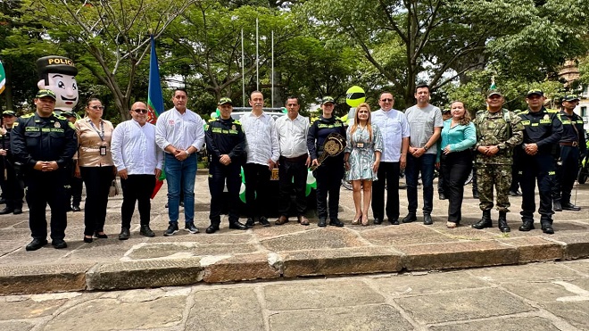 Autoridades y Policía 134 años