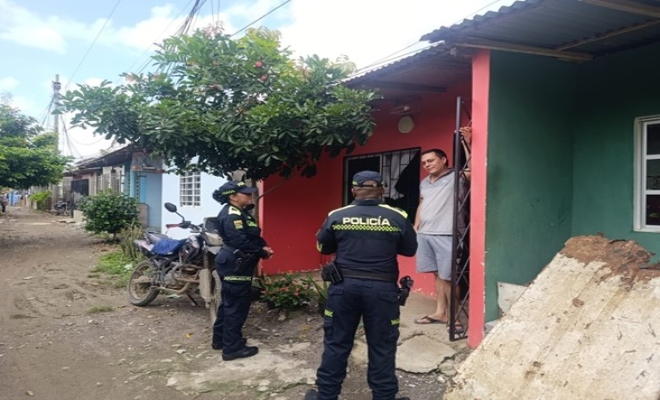 uniformados realizan campaña contra la delincuencia