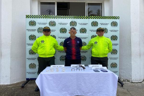 Policía Nacional captura en flagrancia a “Porras” con un revólver calibre 38 en Barrancabermeja Policía Nacional captura en flagrancia a “Porras” con un revólver calibre 38 en Barrancabermeja