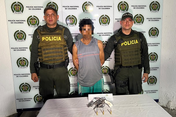 En flagrancia fue capturado ‘Darwin’ con 1 arma de fuego y 3 cartuchos. 