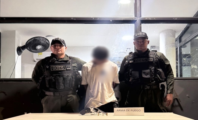 Dos policías, un capturado y elementos incautados