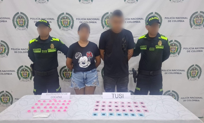 Mediante labores de investigación y seguimiento, unidades de la Policía Metropolitana de Montería lograron intervenir un inmueble en el barrio P5, donde fue incautada droga de síntesis y cocaína.