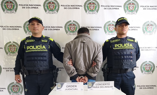 Polic&iacute;as con persona captura por el delito de concierto para delinquir 