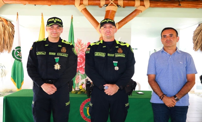 En un emotivo acto cargado de gratitud y reconocimiento, los policías de Ciénaga de Oro fueron exaltados por su dedicación y aporte a la seguridad del municipio, en el marco de los 134 años de servicio de la Policía Nacional.