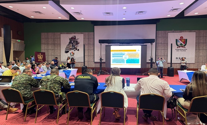 La Policía Nacional fortalece la participación comunitaria en mesas territoriales.