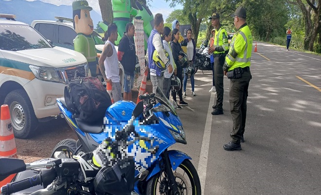 Con el apoyo de más de 150 uniformados distribuidos en seis áreas de prevención vial, se llevaron a cabo intervenciones estratégicas en puntos críticos
