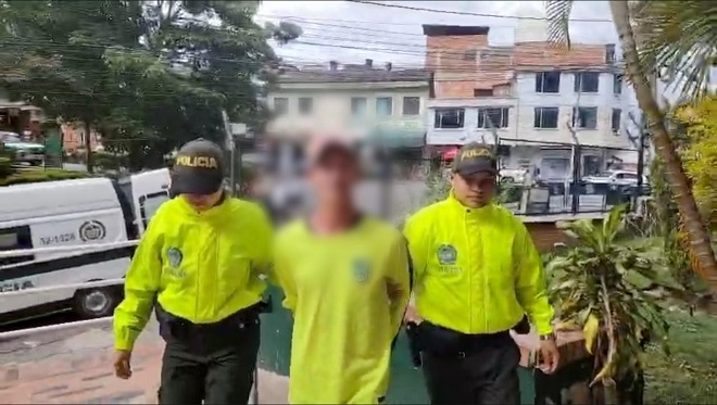 El detenido es investigado por agresiones físicas y amenazas con arma de fuego contra su compañera sentimental en Güepsa.