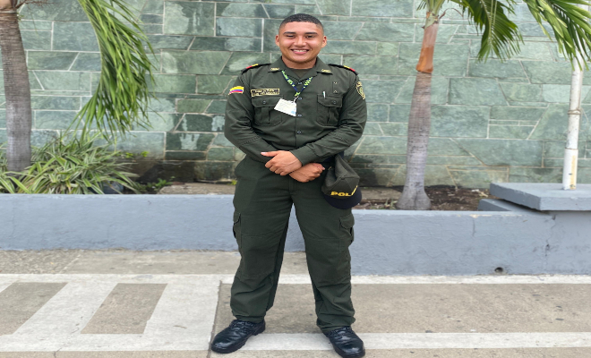 Desde muy joven, con sus pequeñas manos, demostró su espíritu emprendedor vendiendo fritos en las calles