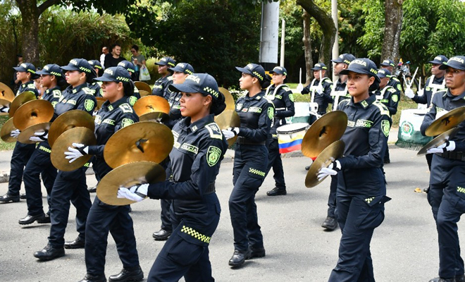 La Escuela de Policía “Carlos Eugenio Restrepo” participaron con orgullo y compromiso en los desfiles patrióticos
