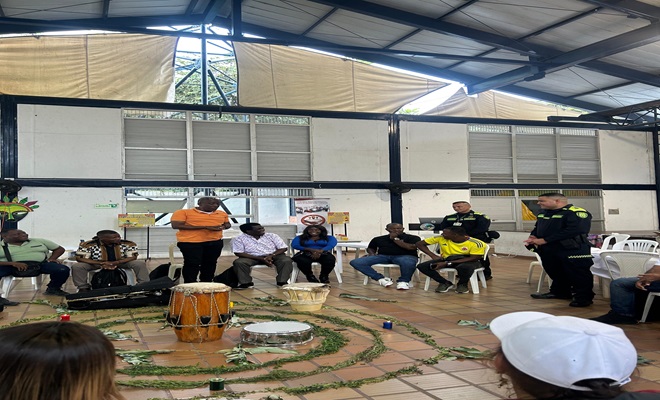 Dialogando con las comunidades en el Tolima.