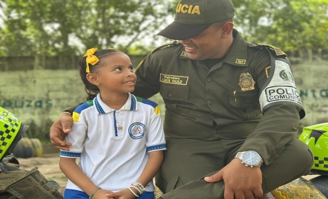 Durante la ceremonia, se entregaron distinciones especiales a niños, niñas y adolescentes destacados (1) (1)