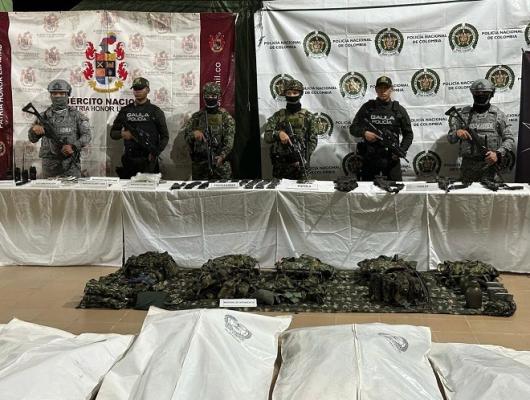 En la ejecución de esta operación se halló arsenal de guerra, equipos de comunicación e intendencia