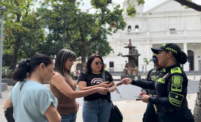 Entrega de volantes con recomendaciones de seguridad
