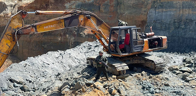 Erradicación de actividades de minería ilegal en el río Cauca y sus afluentes.