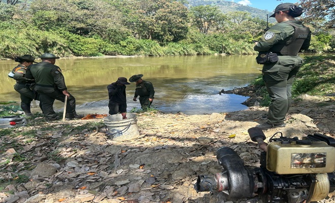 Extracción material de arrastre y aurífero