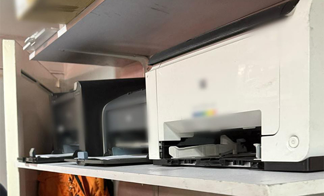 Falsificación de marca y contrabando de elementos tecnológicos