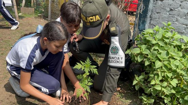 Policía protege el medio ambiente