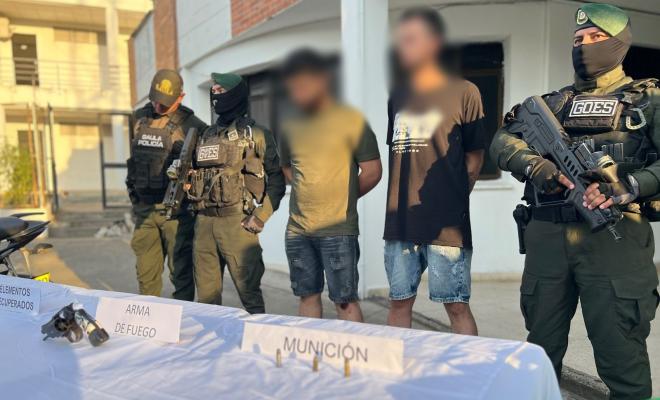 Acciones estratégicas de las autoridades resultan en múltiples capturas y la incautación de drogas, armas y recursos ilegales en diversos operativos.