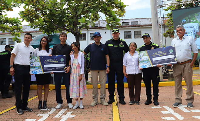 Familias de policías en inauguración de centros vacacionales