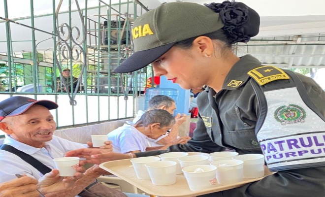 La Patrulla Púrpura y la Policía Comunitaria celebraron el mes del amor y la amistad en el Asilo Perpetuo Socorro, exaltando el legado y la sabiduría de nuestros adultos mayores.
