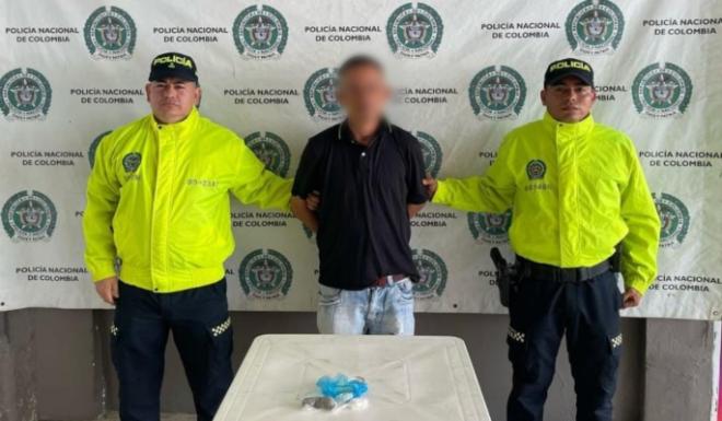La Policía Nacional captura a presunto expendedor de droga en El Carmen de Bolívar. 