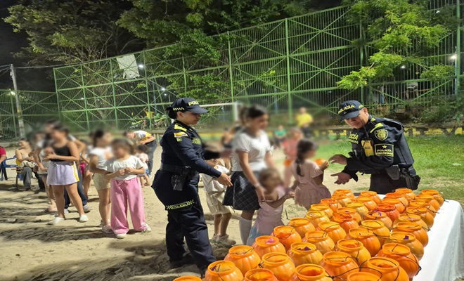La Policía Metropolitana de Neiva celebró el Día del Dulce en el barrio Bonilla llevando alegría, prevención y unión familiar.