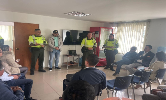 La seccional también dirigió esfuerzos hacia el fortalecimiento de su personal uniformado, realizando actividades de capacitación para 5.448 policías 
