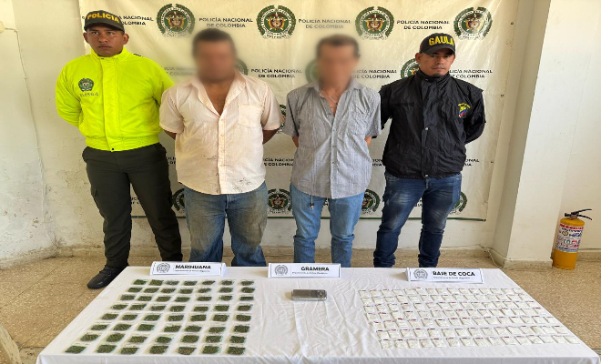 Capturan dos hombres en allanamiento y registro, presuntamente relacionados con el tráfico local de estupefacientes. 