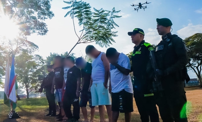 Desmantelan la banda ‘Los Sagaces’ y capturan a diez motoatracadores en Cali