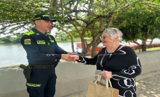 Los uniformados son protagonistas silenciosos en un escenario tejido de fe, historia y misticismo